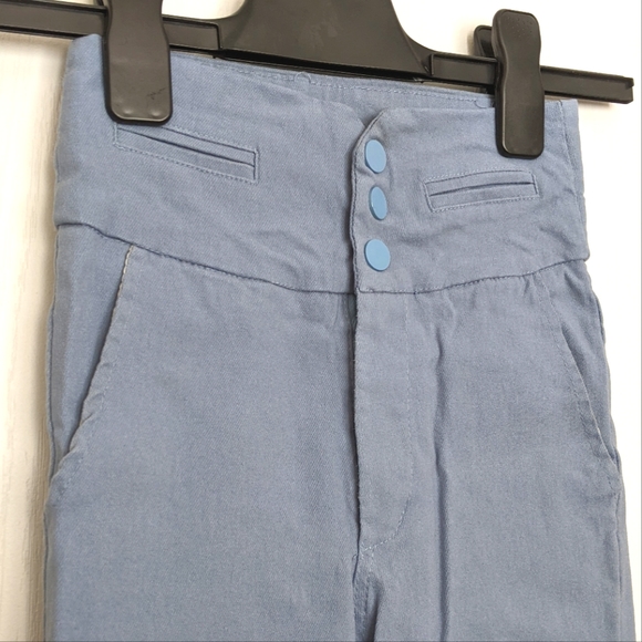 Ultra High Waisted Light Wash Jeggings - Picture 3 of 6